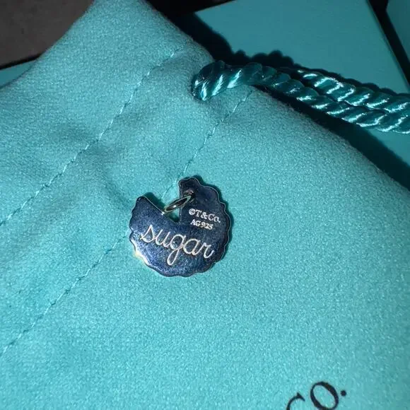 Tiffany & Co. Sugar Pie Charm or Pendant in Sterling Silver rare retired .925 - Picture 8 of 9